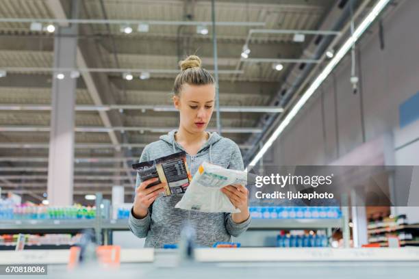 endast färska råvaror för mitt kylskåp! - frozen food bildbanksfoton och bilder