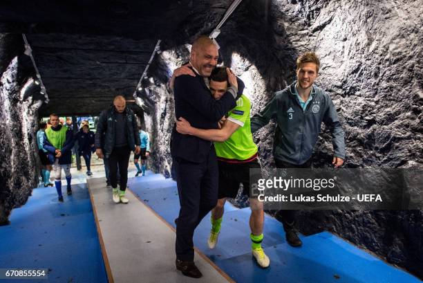 Nick Viergever , Joel Veltman and team mates celebrate in the player tunnel after the UEFA Europa League quarter final second leg match between FC...