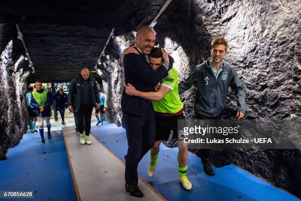 Nick Viergever , Joel Veltman and team mates celebrate in the player tunnel after the UEFA Europa League quarter final second leg match between FC...