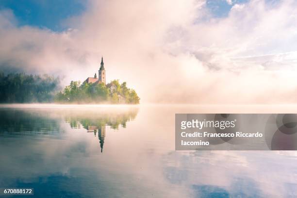 bled, slovenia - lake bled stockfoto's en -beelden