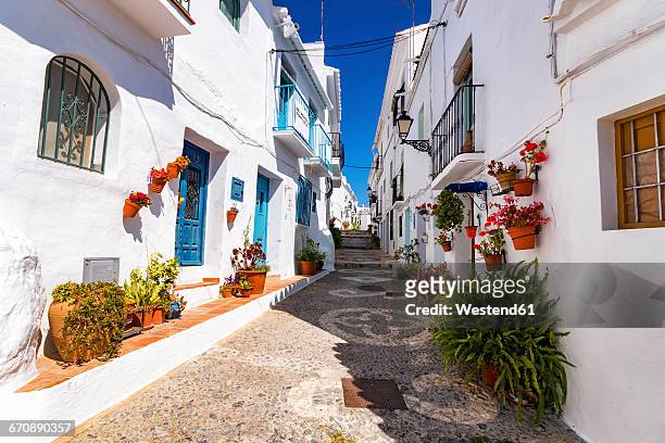 spain, andalusia, frigiliana, alleyway - frigiliana stock pictures, royalty-free photos & images