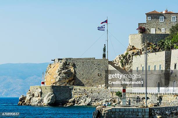 greece, hydra, view to the harbour - hydra greece fotos stockfoto's en -beelden