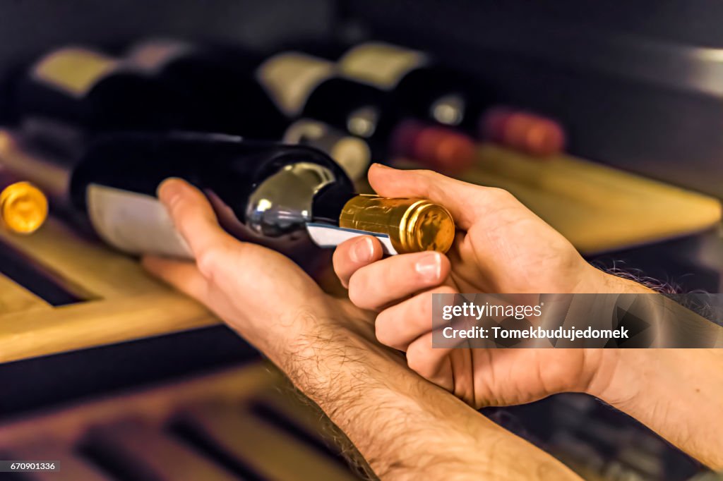 Wine cabinet