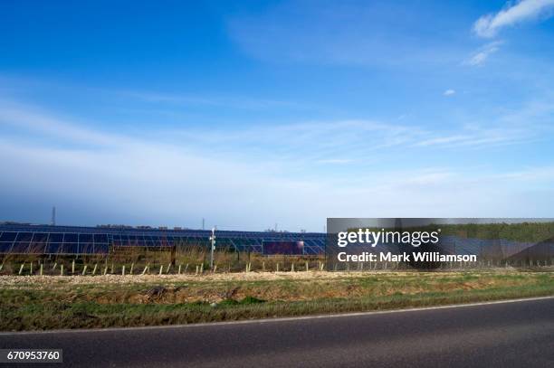 fenland solar farm. - spalding place bildbanksfoton och bilder