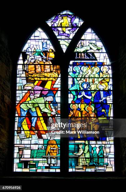 spalding parish church window. - spalding place bildbanksfoton och bilder