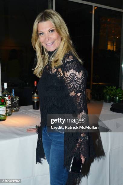 Tusan Robi Dr Robi Ludwig Photos and Premium High Res Pictures - Getty Images