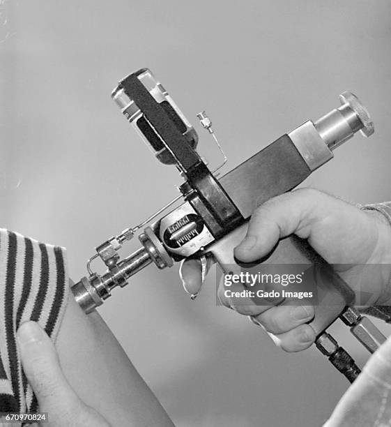 Jet Injector Invention 23 Jet Injector Stock Photos, High-Res Pictures, and Images - Getty Images