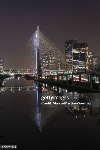 portrait of cable-stayed bridge octávio frias de oliveira at night  in são paulo, brazil - cable stayed bridge stock pictures, royalty-free photos & images