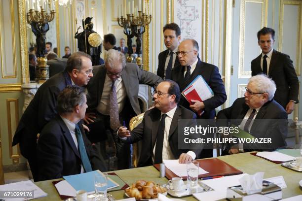 French President Francois Hollande , President's Chief of Staff, Jean-Pierre Jouyet , Interior Minister Matthias Fekl , Prime Minister Bernard...