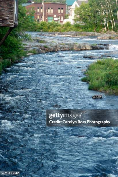 ammonoosuc river, littleton, new hampshire - carolyn ross stockfoto's en -beelden