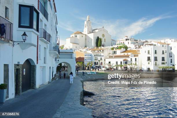 view of cadaqués- alt empordà comarca- girona- catalonia- spain - cadaques - fotografias e filmes do acervo