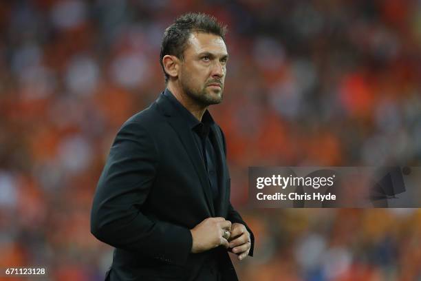 Wanderers coach Tony Popovic looks on during the A-League Elimination Final match between the Brisbane Roar and the Western Sydney Wanderers at...