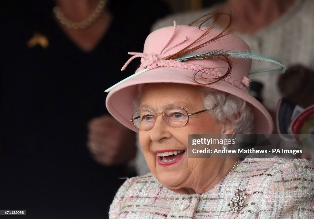 Queen attends Newbury Racecourse