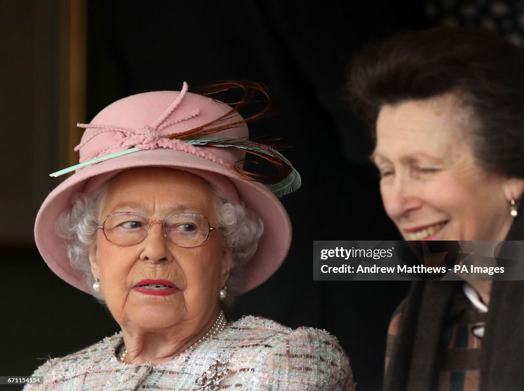 Queen attends Newbury Racecourse
