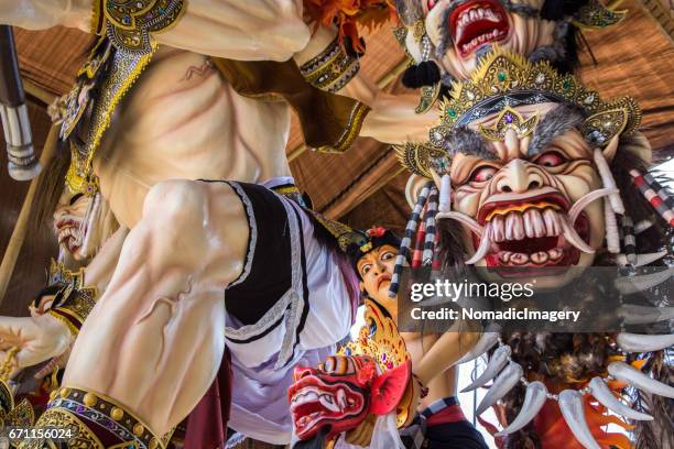 many faces of ogoh-ogoh symbolic balinese monster - troll personagem fictício - fotografias e filmes do acervo