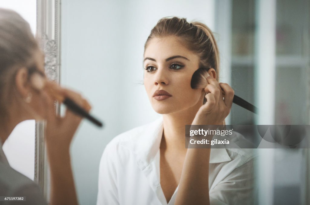 Best Morning Makeup Routine Morning Makeup Routine High-Res Stock Photo - Getty Images
