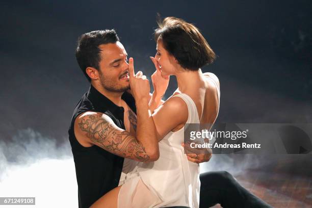 Giovanni Zarrella and Marta Arndt perform on stage during the 5th show of the tenth season of the television competition 'Let's Dance' on April 21,...