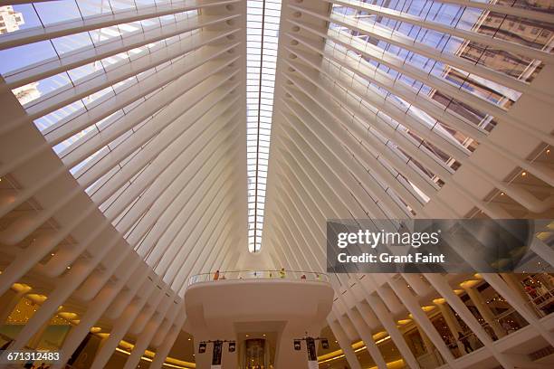 People Modern Architecture Repetition Photos and Premium High Res ...