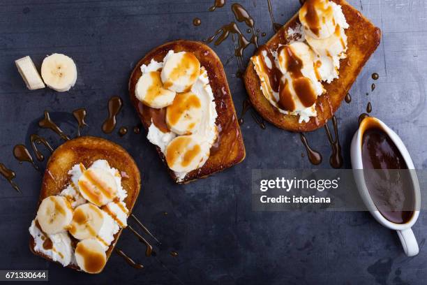 breakfast cream cheese toasts with sliced bananas and caramel sauce - caramel stock pictures, royalty-free photos & images