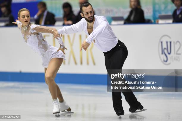 Ashley Cain and Timothy Leduc of the USA compete in the Pairs free skating during the 3rd day of the ISU World Team Trophy 2017on April 22, 2017 in...