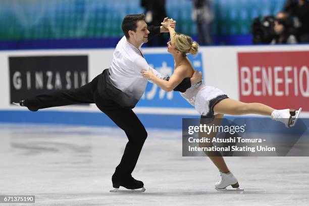 Kirsten Moore-Towers and Michael Marinaro of Canada compete in the Pairs free skating during the 3rd day of the ISU World Team Trophy 2017on April...