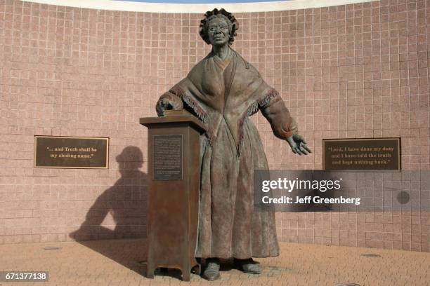 Female ex-slave memorial at Battle Creek.