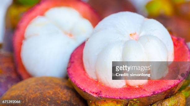 close up view of mangosteen - mangosteen 個照片及圖片檔