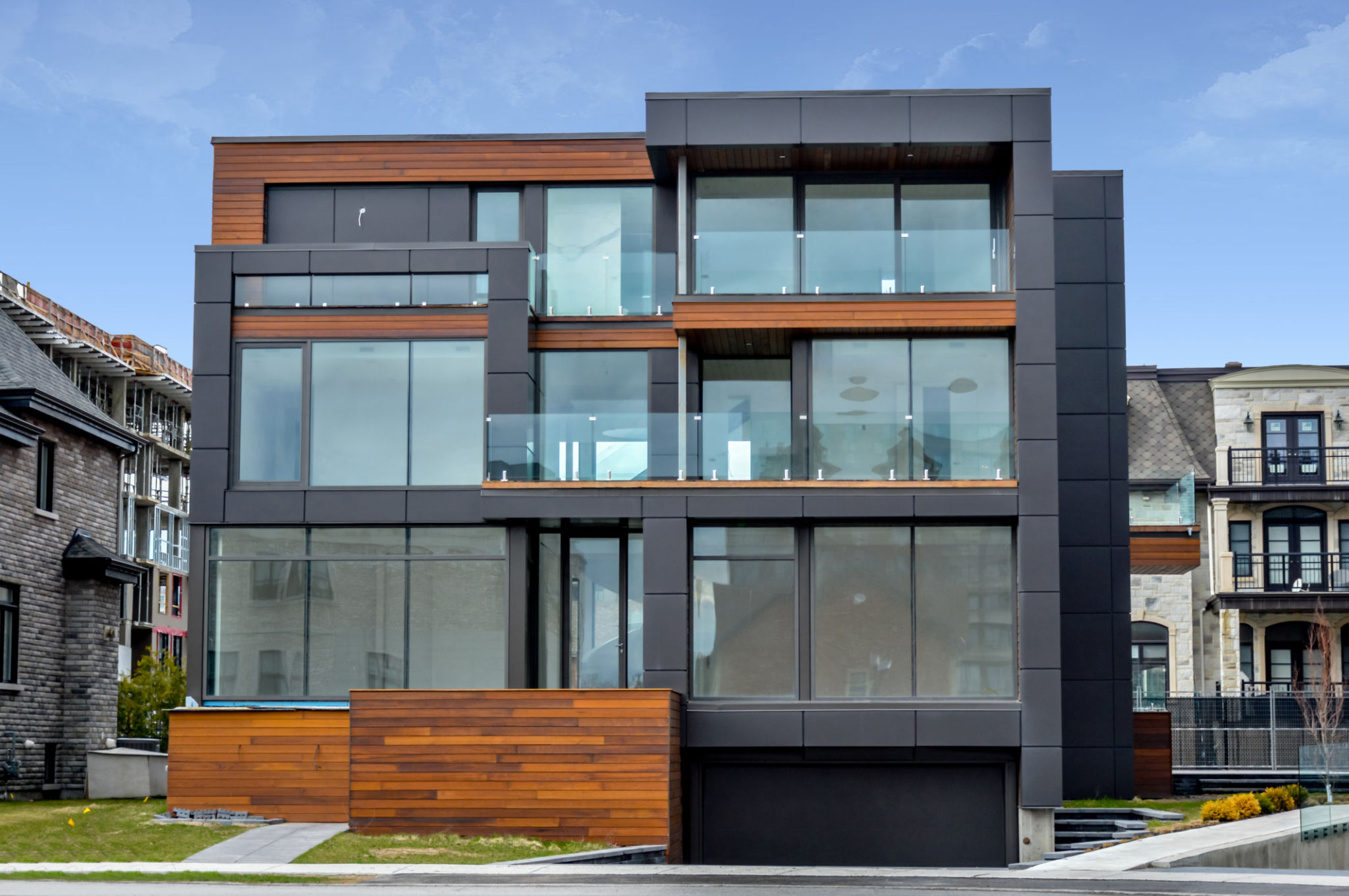 Living expensive homes Living expensive homes