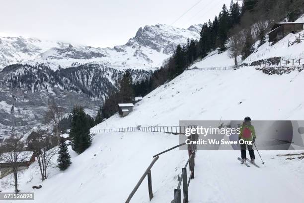 skiiing down from mürren - swiss alps stock pictures, royalty-free photos & images