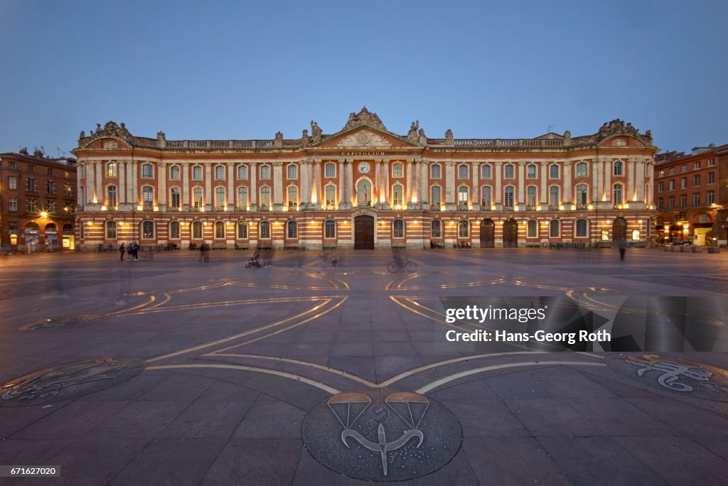 Place du Capitole with the Theater du Capitole