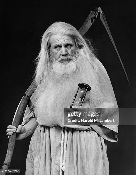 Father Time Robe 89 Harold Robe Photos & High Res Pictures - Getty Images