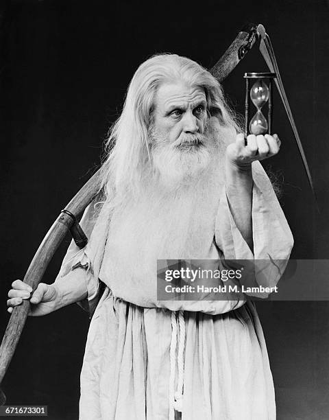 Father Time Robe 89 Harold Robe Photos & High Res Pictures - Getty Images