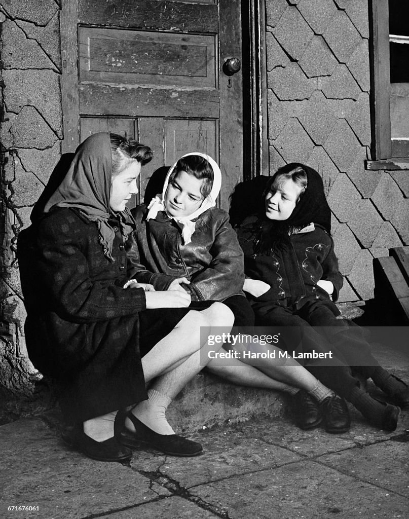  Girls Sitting And Talking