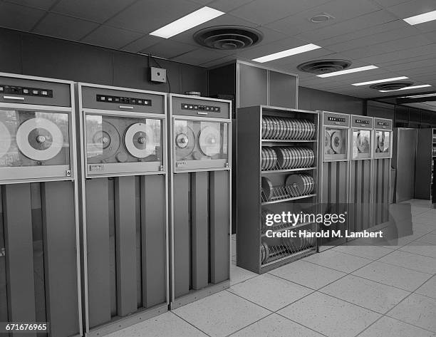 Part Office Computer 1,059 Computer Floor Tiles Stock Photos, High-Res Pictures, and Images ...
