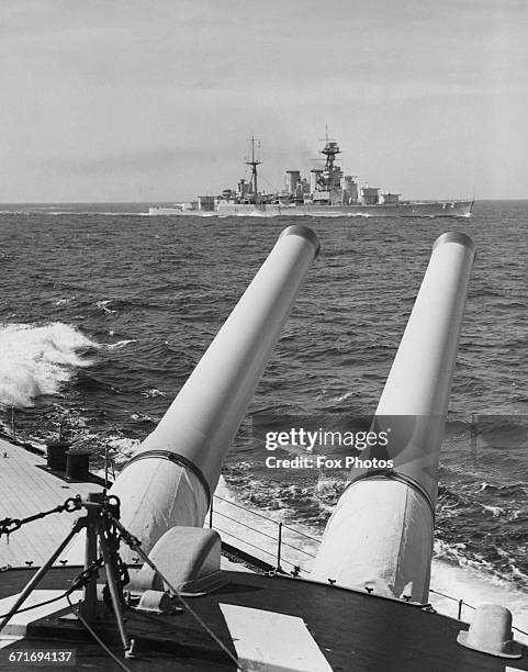 Captain Ralph Kerr 18 Battlecruiser Hms Hood Stock Photos, High-Res Pictures, and Images ...