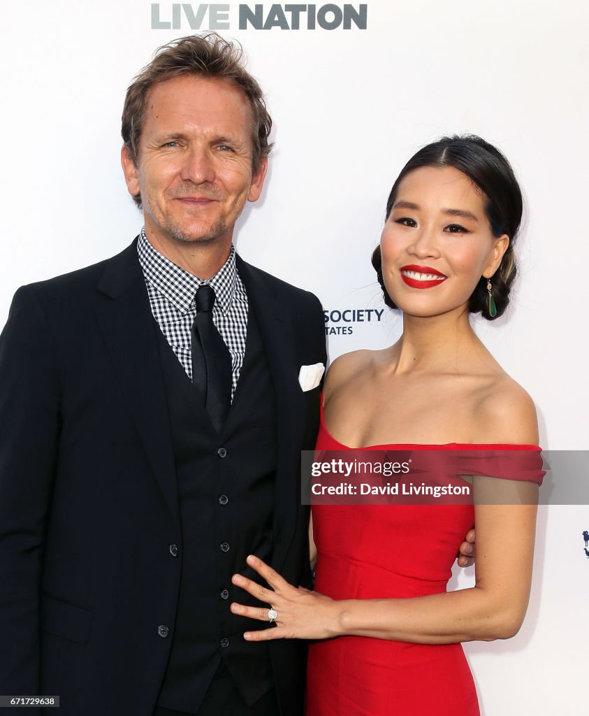 Actor Con Roche Actor Sebastian Roche and wife actress Alicia Hannah attend the ...