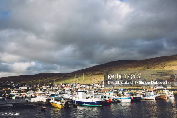 midvagur harbor - îles féroé stock pictures, royalty-free photos & images