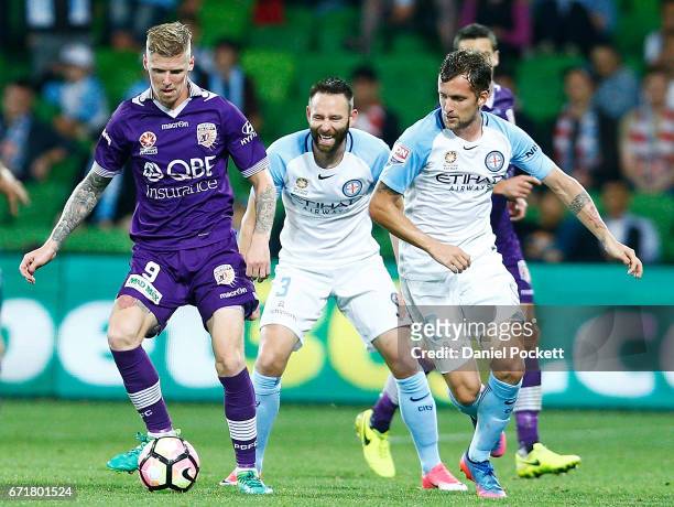Andy Keogh of the Glory controlls the ball during the A-League Elimination Final match between Melbourne City FC and the Perth Glory at AAMI Park on...