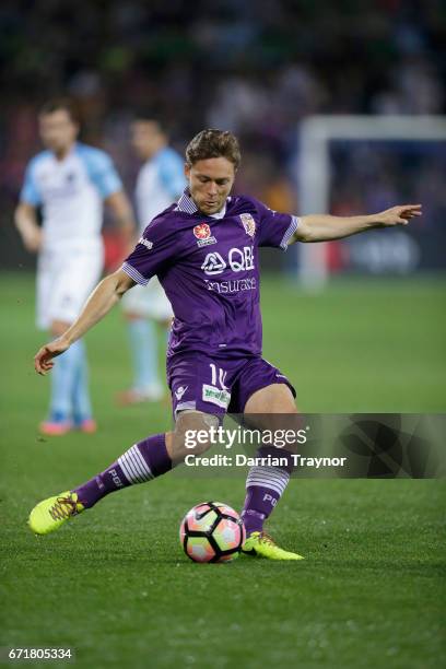 Chris Harold of Perth Glory kicks the ball during the A-League Elimination Final match between Melbourne City FC and the Perth Glory at AAMI Park on...