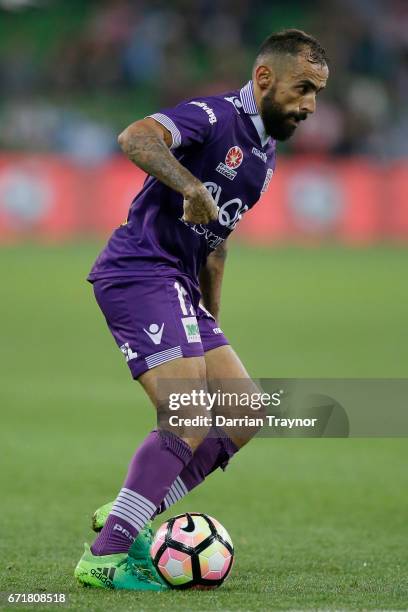 Diego Castro of Perth Glory runs with the ball during the A-League Elimination Final match between Melbourne City FC and the Perth Glory at AAMI Park...
