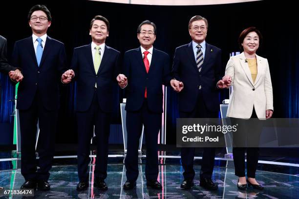 Yoo Seung-min, the presidential candidate of the Bareun Party, Ahn Cheol-soo, the presidential candidate of the People's Party, Hong Joon-pyo, the...