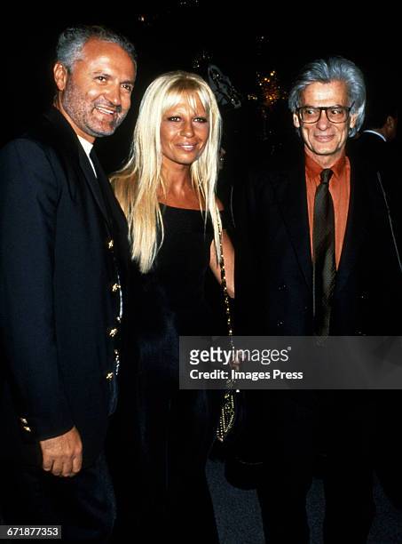 Gianni Versace, Donatella Versace and Richard Avedon attend the Rock N' Rule Benefit Gala for AmFar hosted by Versace circa 1992 in New York City.