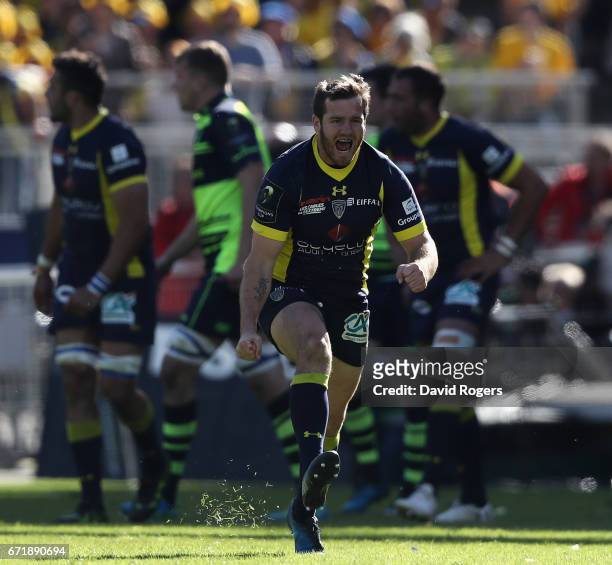 Camille Lopez of Clermont Auvergne celebrates after kicking a drop goal during the European Rugby Champions Cup semi final match between ASM Clermont...