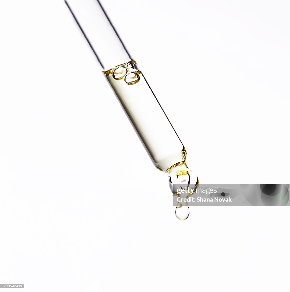 Serum in Oil Dropper
