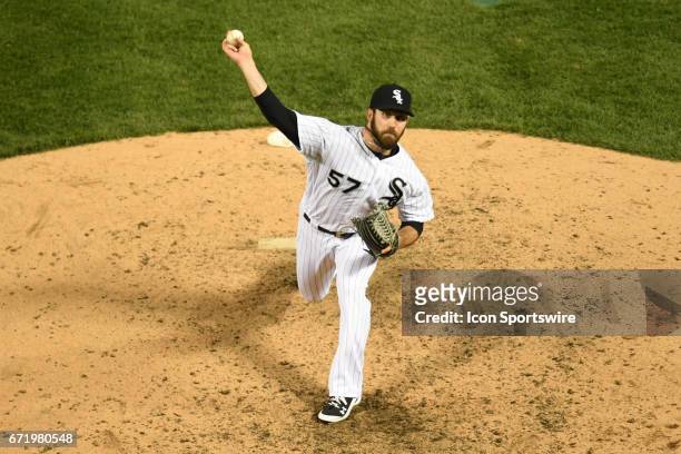Chicago White Sox relief pitcher Zach Putnam pitches in the sixth inning during a game between the Cleveland Indians and the Chicago White Sox on...