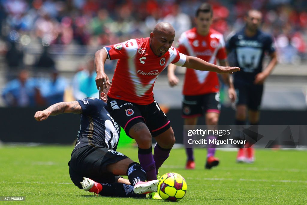 Pumas UNAM v Veracruz - Torneo Clausura 2017 Liga MX