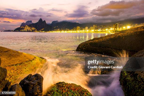 rio de janeiro, brazil. - arpoador beach stock-fotos und bilder