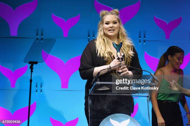 Nikkie de Jager of Nikki Tutorials accepts an award on stage at the The 9th Annual Shorty Awards on April 23, 2017 in New York City.