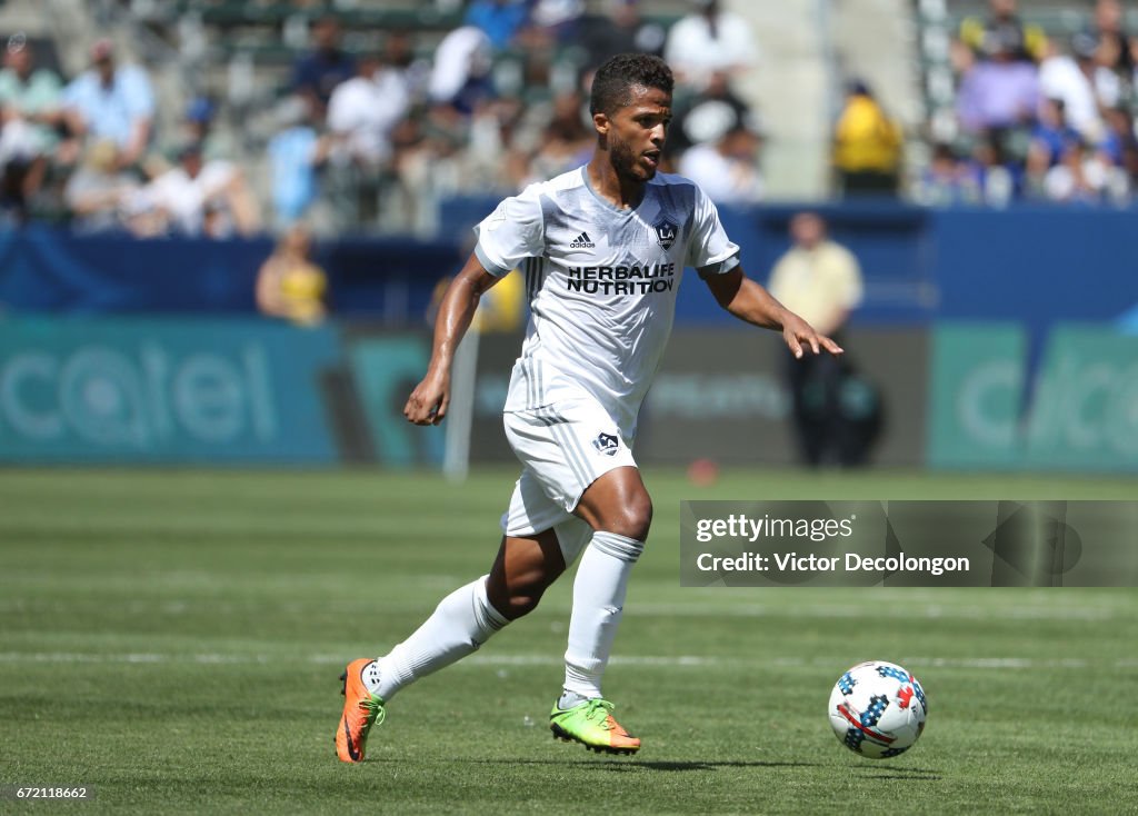 Seattle Sounders FC   v Los Angeles Galaxy