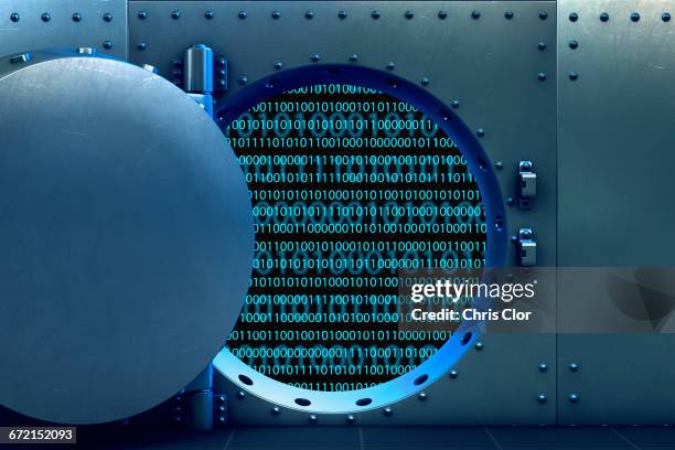 open vault door revealing binary code - top secret englischer begriff stock-fotos und bilder